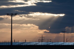 solar-cells-191689_960_7201-300x200